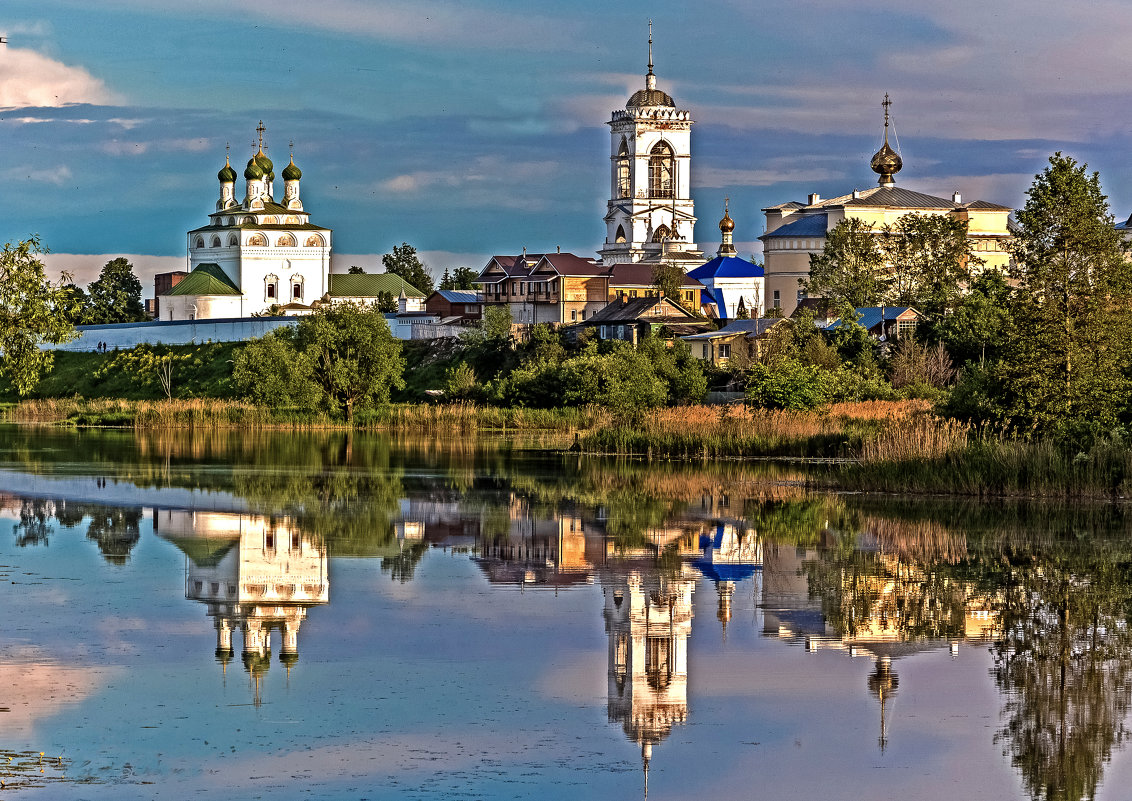 Монастырь на берегу реки - Sergey Romanov