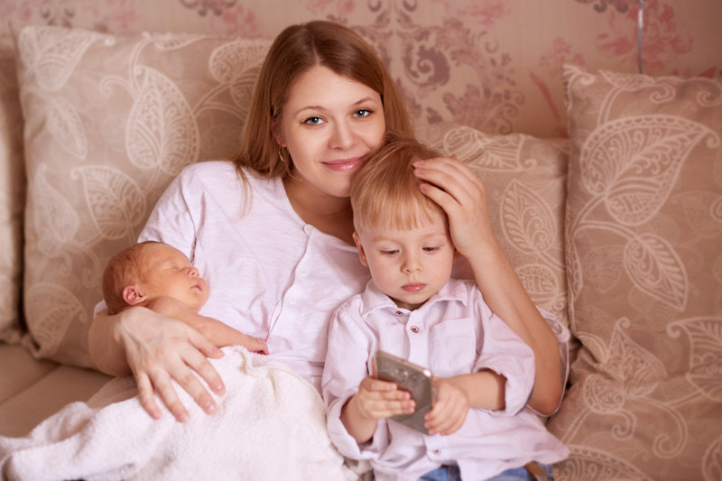 Мама с сыновьями - Анна Баженовская