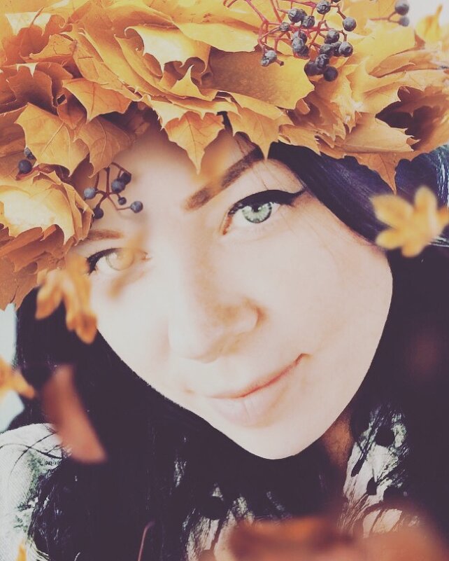 Я соберу букет осенних листьев, Сплету венок из счастья наших встреч - Алина Смирнова