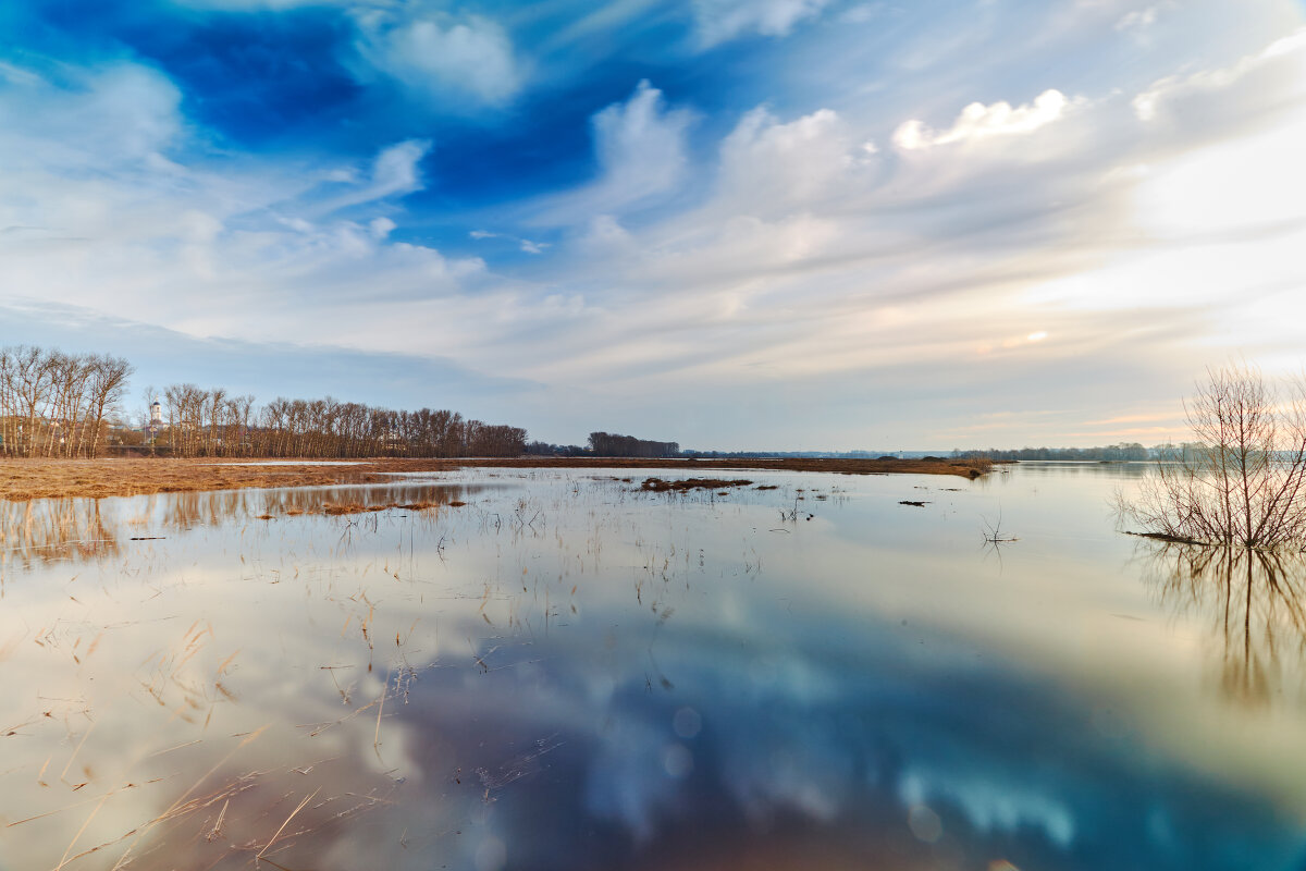Отражение неба в талой воде - Константин Федяев