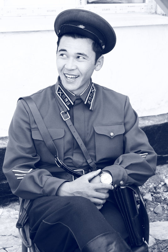 1942 год. фильм бауржан момышулы - Михаил 