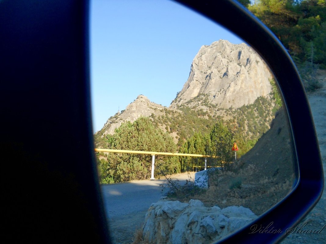 Гора Сокол в зеркале авто - Виктор Шандыбин
