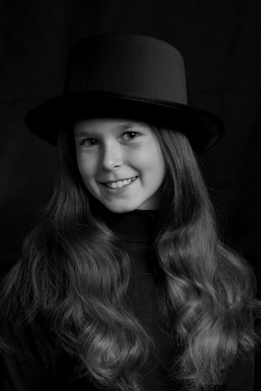 Девочка в шляпе - Римма Алеева