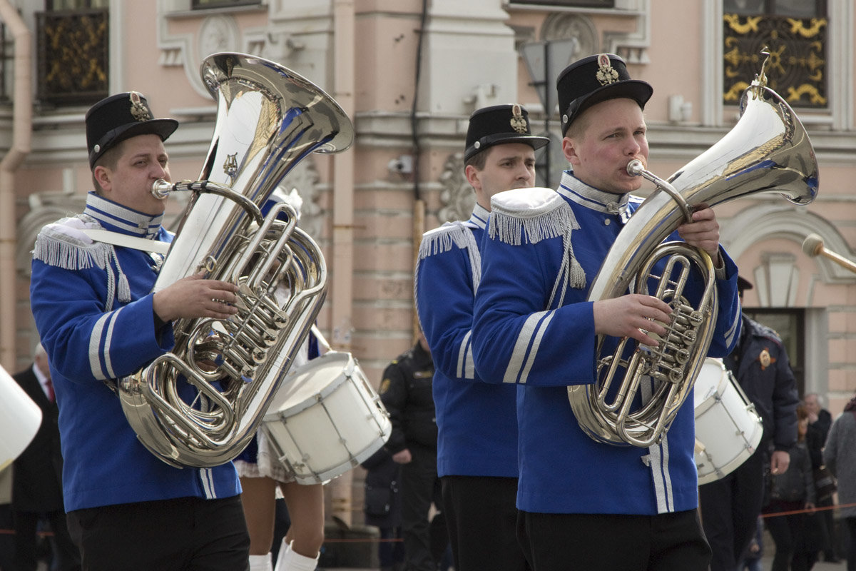 Первомайская демонстрация 2015 - Крузо Крузо