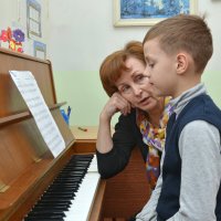 На уроке фортепиано :: Алёна Михеева