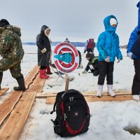 Соревнование по ловле корюшки :: Маргарита Лапина