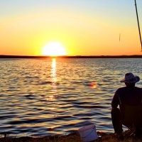 Рыбалка на заходе солнца. :: Штрек Надежда 