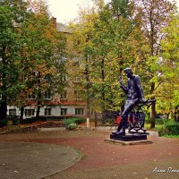 Памятник уральскому поэту Алексею Решетову в Березниках. :: ANNA POPOVA