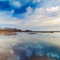 Отражение неба в талой воде :: Константин Федяев