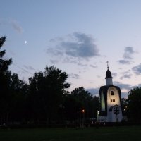 Вечерняя церквушка в Королёве :: Дима Нестеров