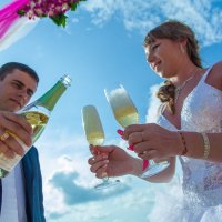 Свадьба на пляже :: Артем Волчков