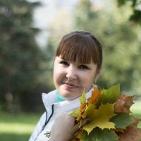 Бродит осень рыжей кошкой в  старом парке по дорожке...​ :: Ольга Михайловна