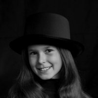 Девочка в шляпе :: Римма Алеева