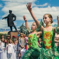 В одном ритме, но в разном цвете. :: Олег Помогайбин