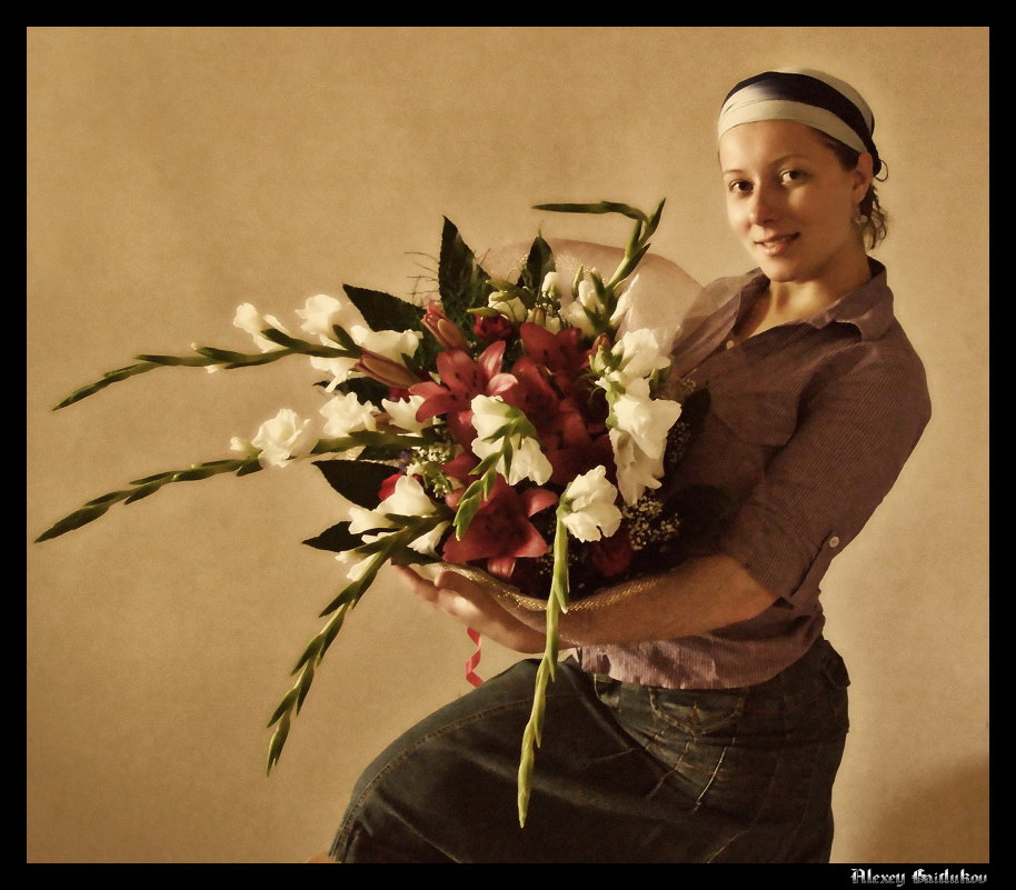 Девушка с цветами - Alexey Gaidukov