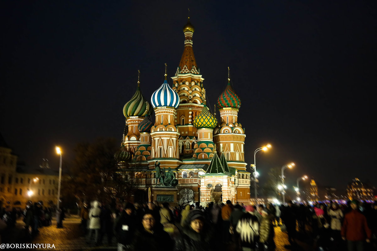 Red square. - Yura Boriskin 