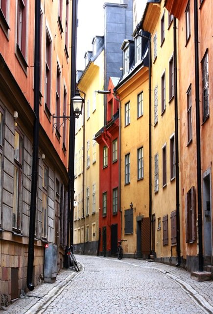 Стокгольм. Улица в Старом городе (Gamla Stan) - Людмила Ермоленко