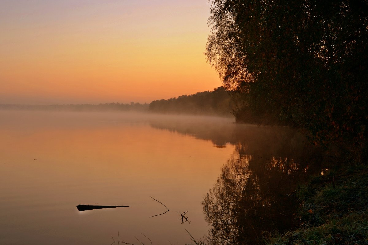 Рассвет на озере... - Андрей Зелёный