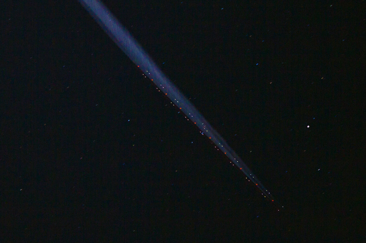 След самолета в ночном небе - ViP_ Photographer