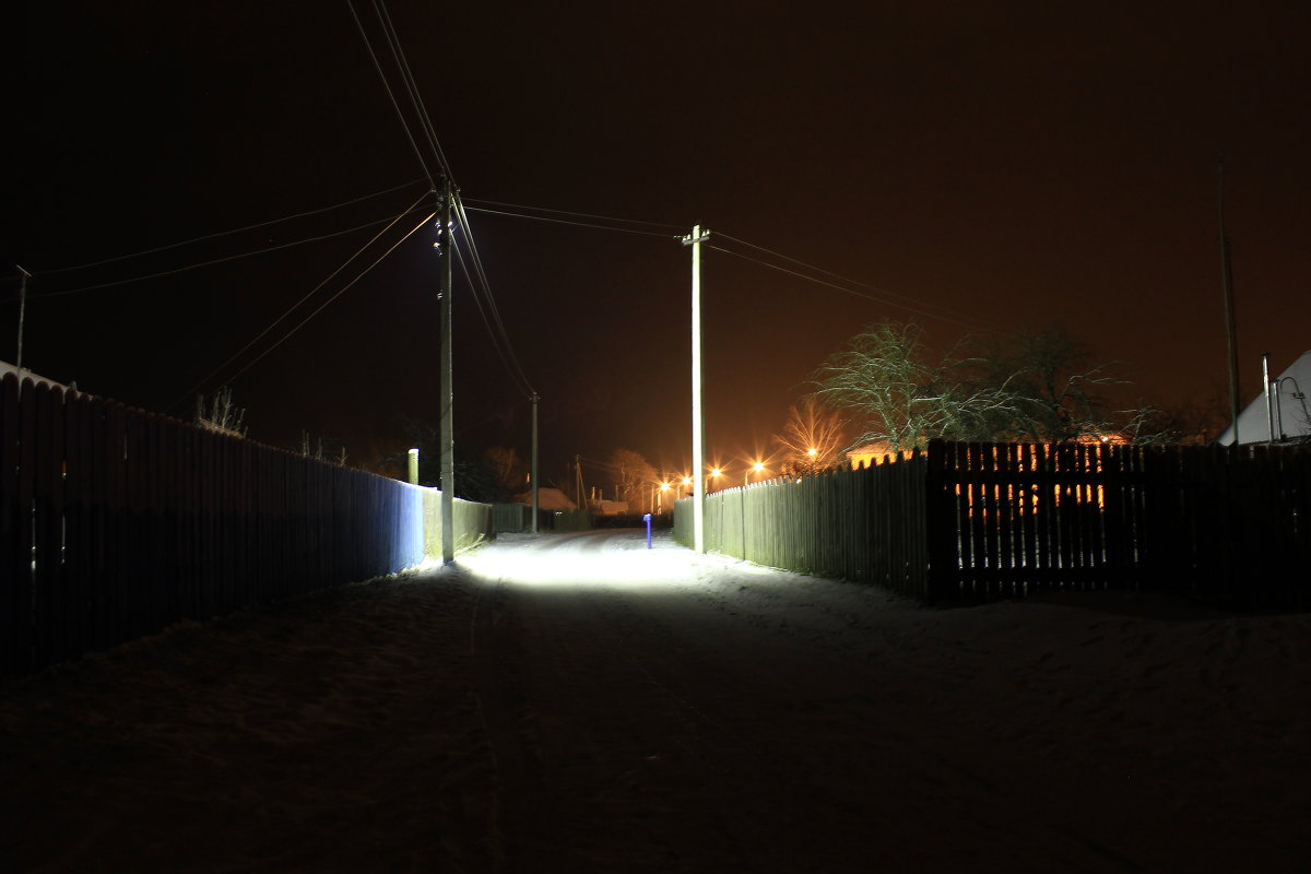 Вечрняя улица в деревне - Иван 