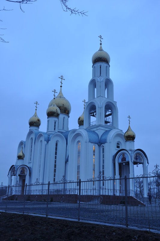 Новый храм в вечернем небе - Алексей Кучерюк