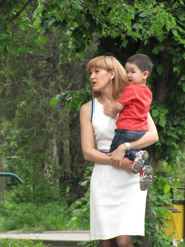 мать и сын - Karlygash Khassenova