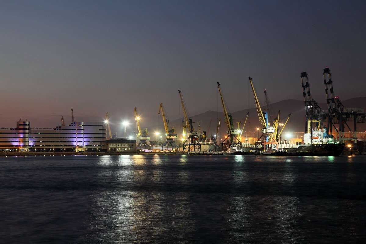 Морской торговый порт в Новороссийске - Валерий Князькин