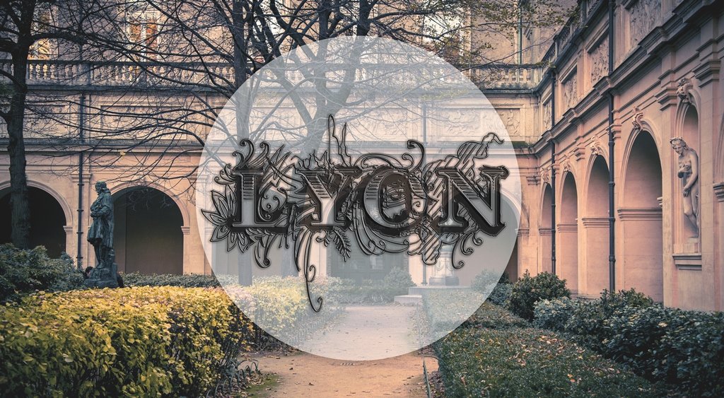 Lyon - MissMelania Crow