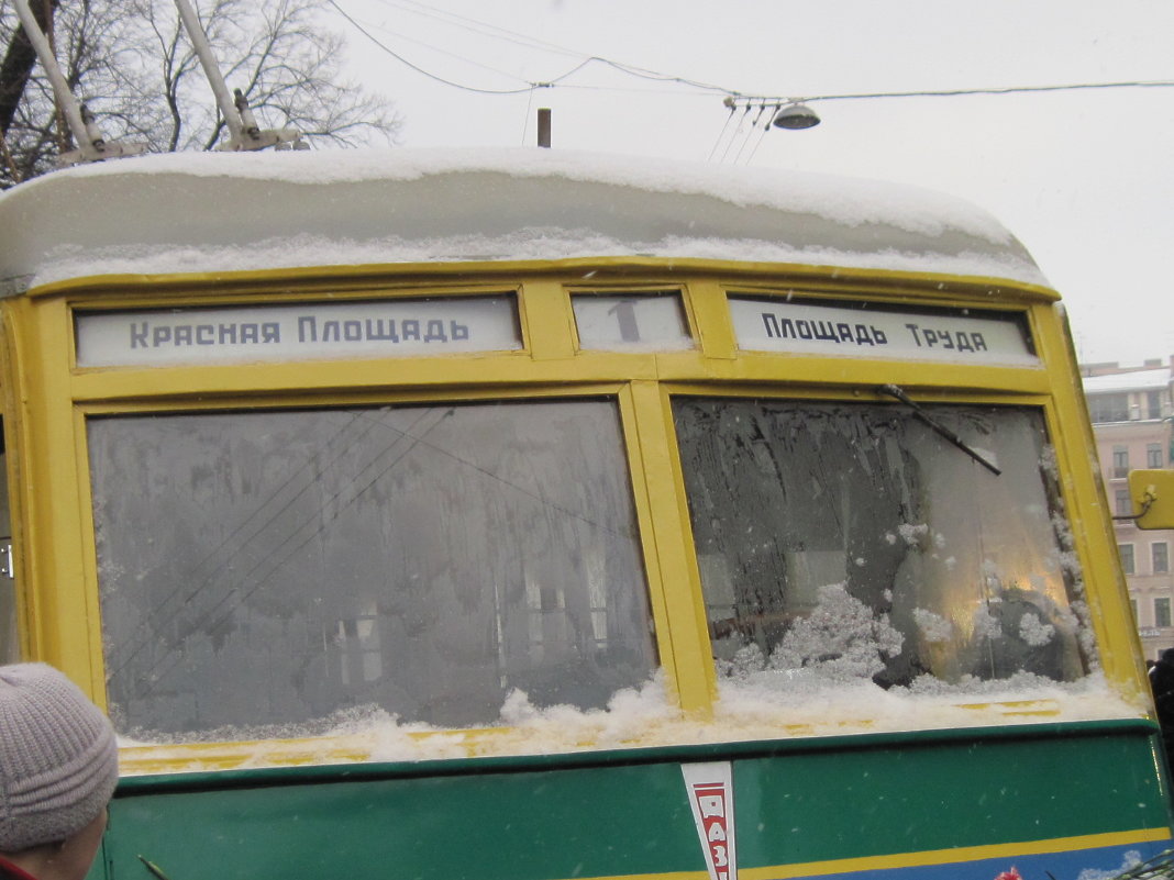 Городской троллейбус - Маера Урусова