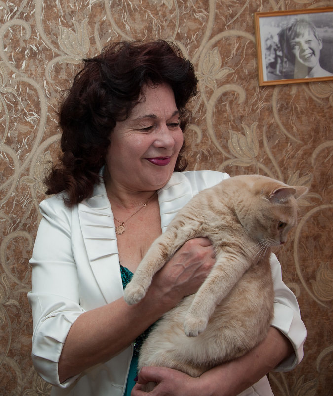 Мама со своим любимцем - Андрей Чащин
