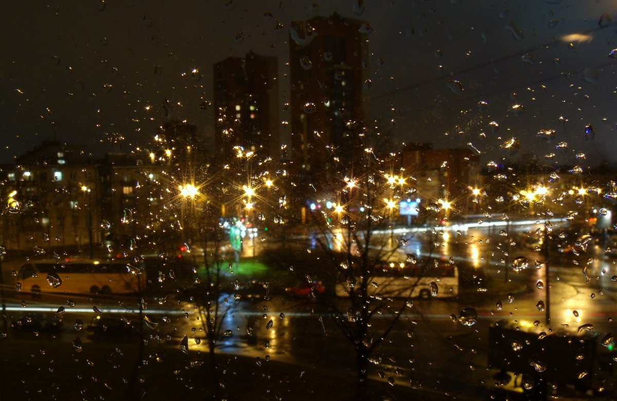 Дождь за окнами. - Евгений К