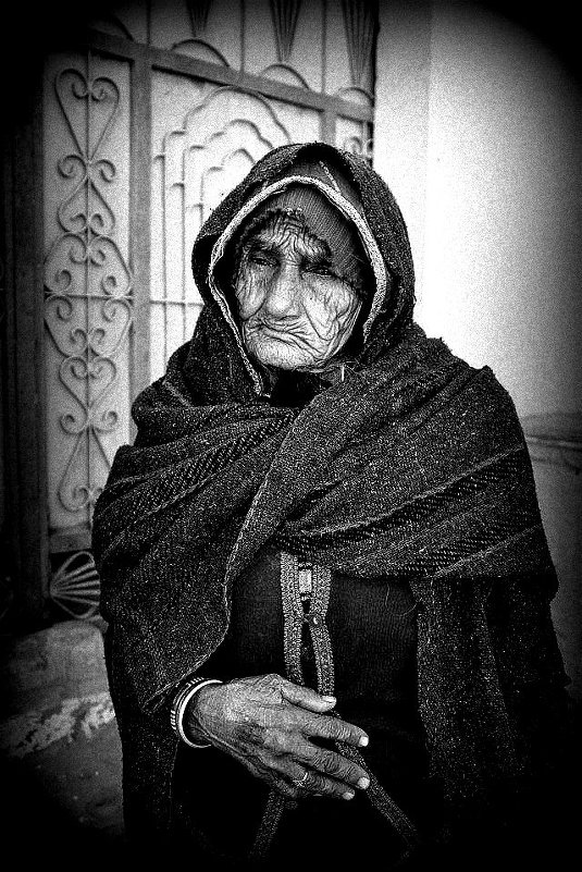Пожилая индийская женщина - Вера 