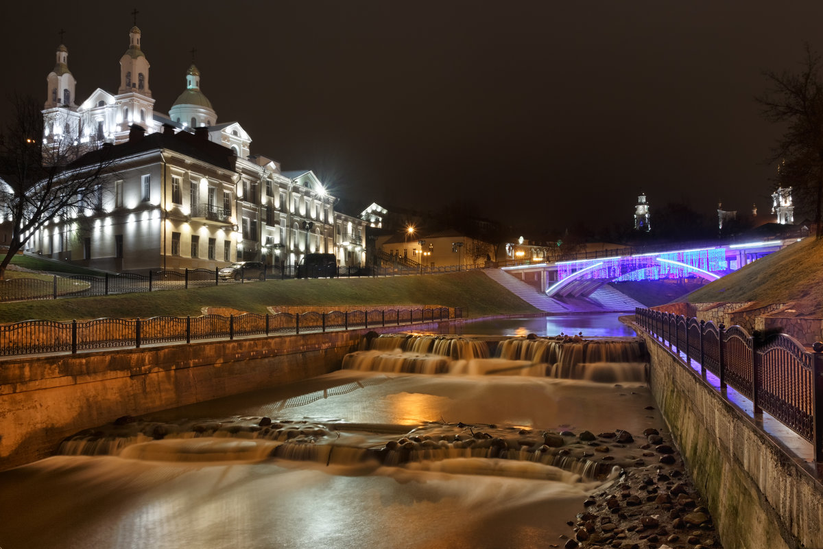 Устье реки Витьба в центральной части города Витебск ночью. - Виталий Шерепченков