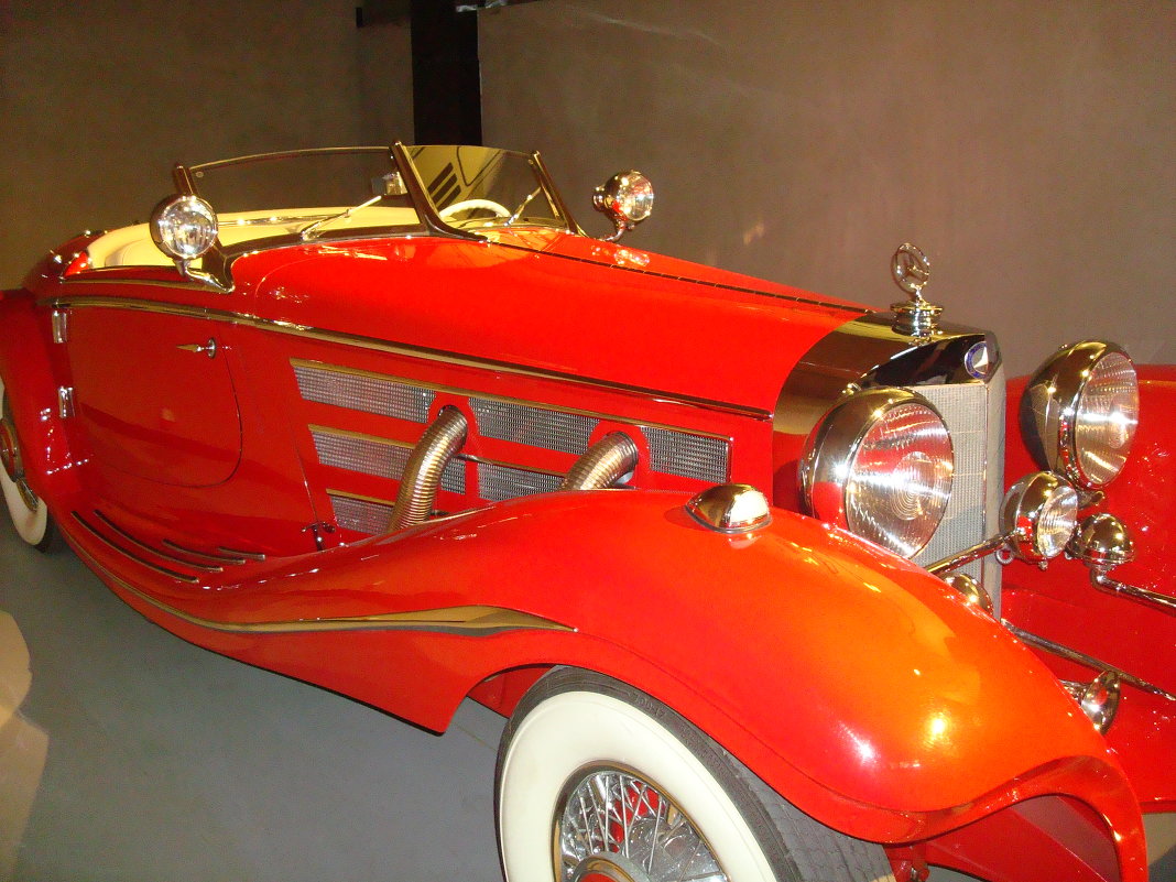 Экспонат музея ретроавтомобилей - svk *