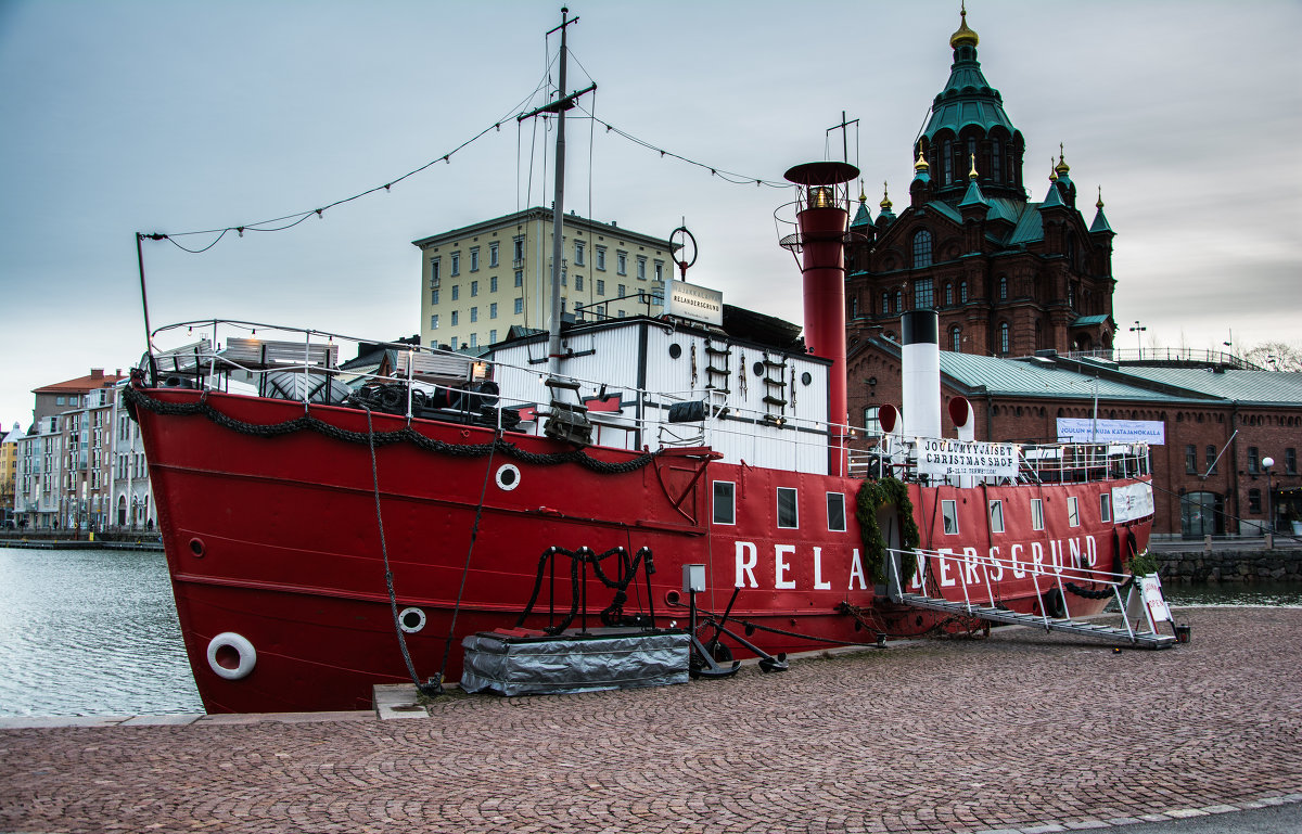 The red steamboat - Sergey Oslopov 