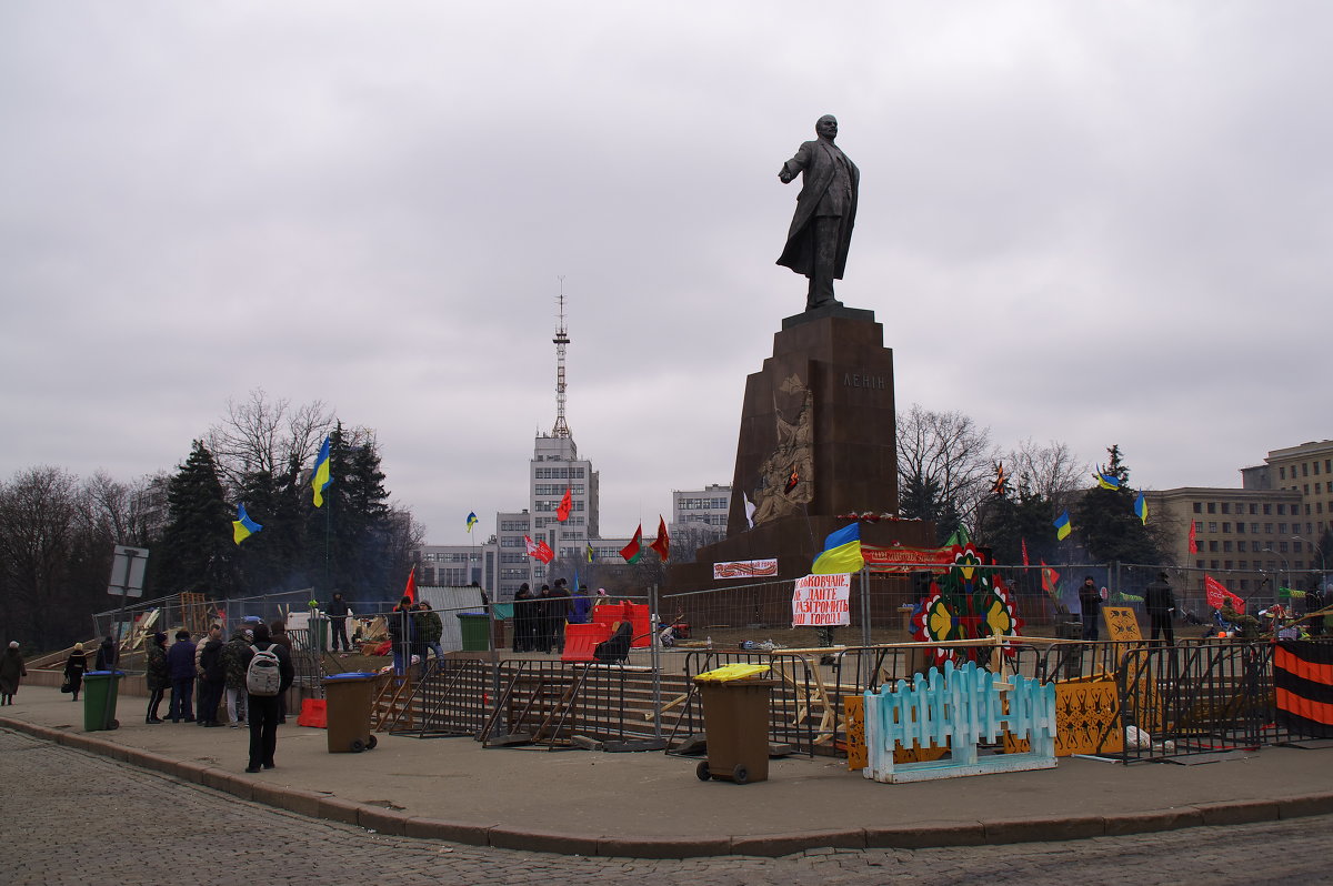 * - Евгений Лобойко