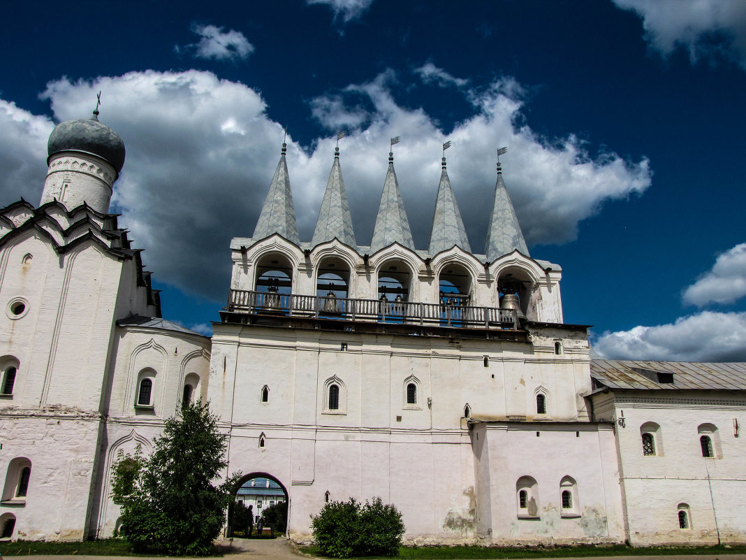 Колокольня тихвинского монастыря - Павел Кузнецов