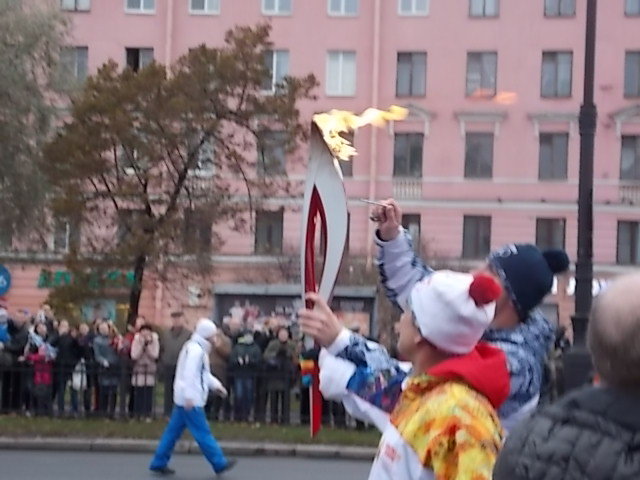 Эстафета Олимпийского огня в Санкт-Петербурге - Фотогруппа Весна