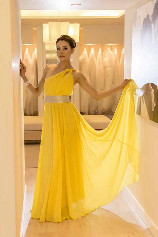 В желтом платье - Денис Шангареев