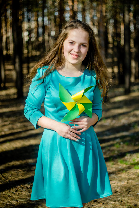 Девочка с вертушкой - Катя Бакшенева