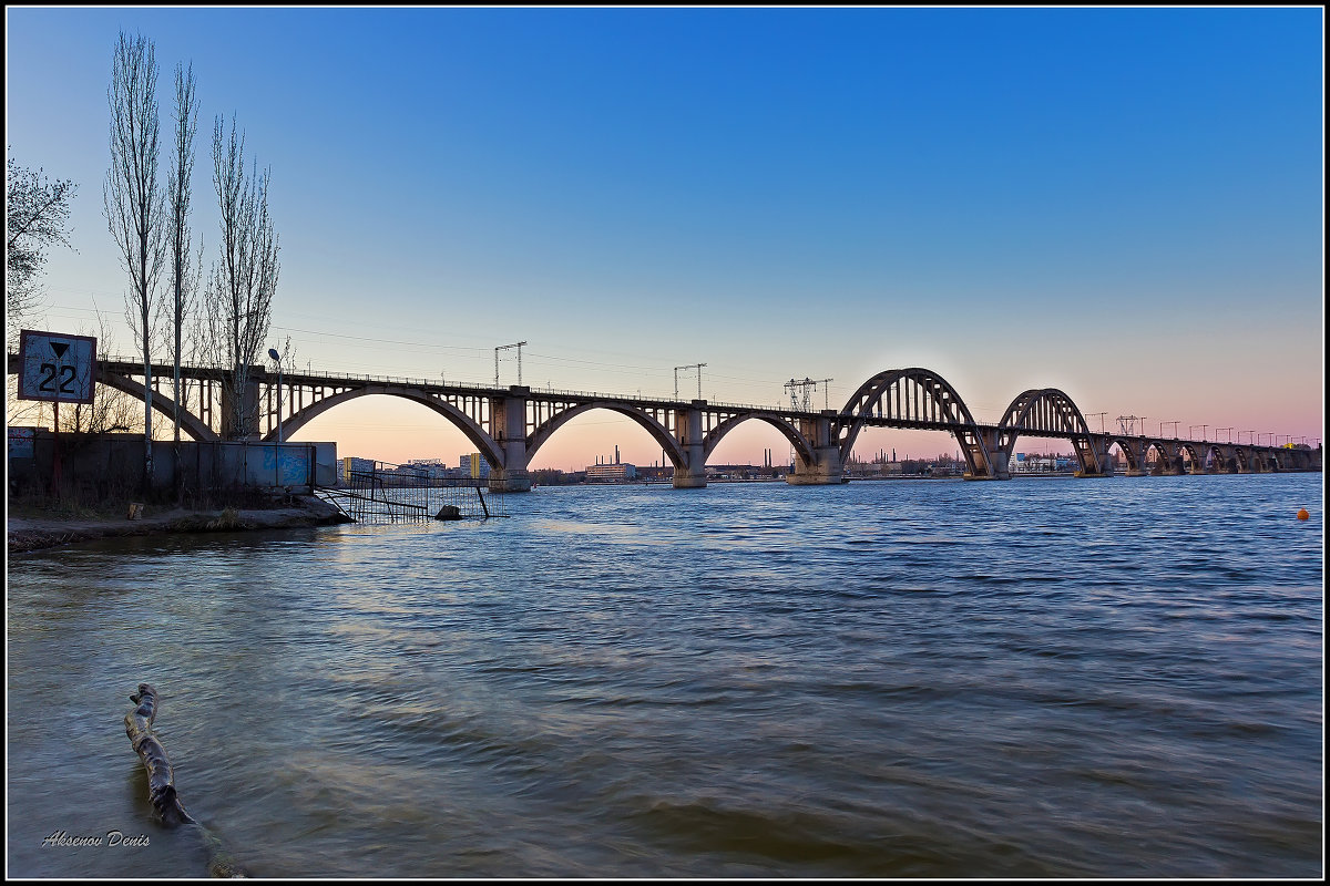 Мерефо-Херсонский мост на закате дня - Denis Aksenov