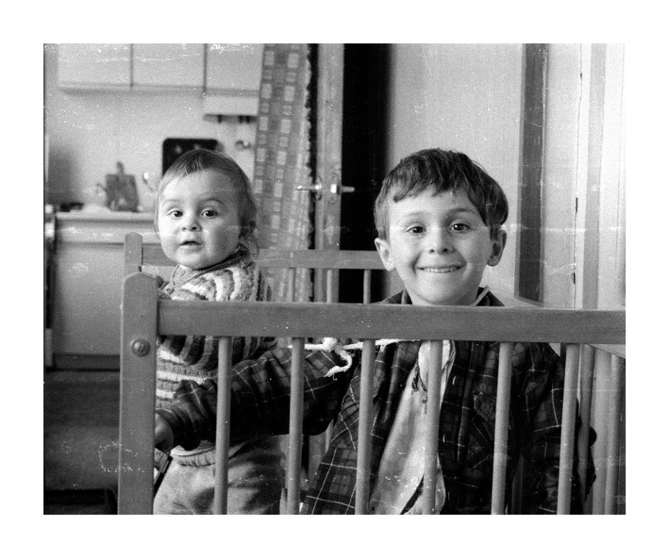 Сканируя старые семейные Пленки: Сынавя Георги и Леван , 1995 Год - Sulkhan Gogolashvili