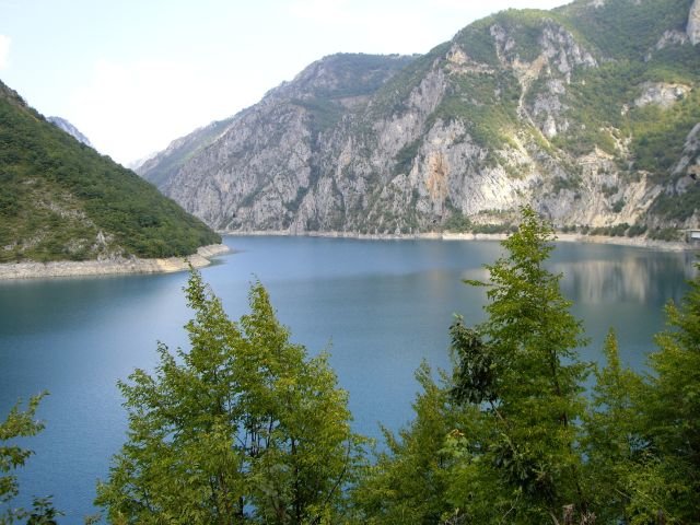 Пивское озеро- Черногория - Людмила 
