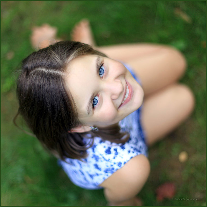 Весенняя улыбка и глаза размером с небо... - Детский и семейный фотограф Владимир Кот