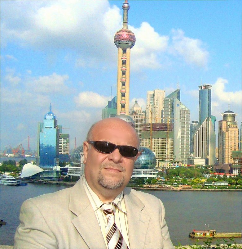 Портрет на фоне Шанхая. - Михаил Столяров