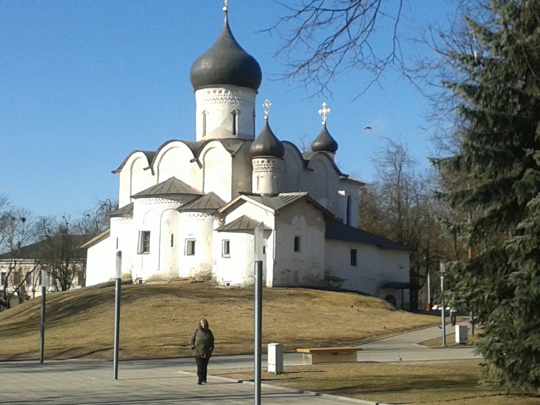 Псков храм голубой