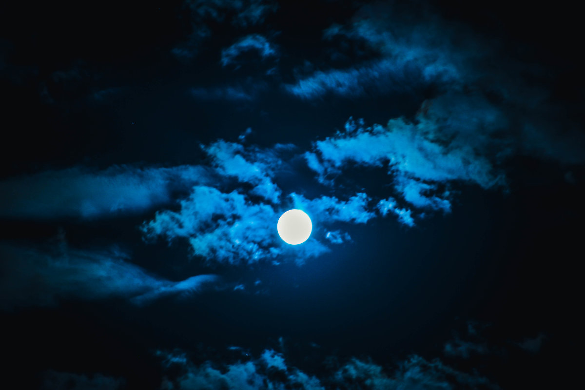 Луна над Магарамкентом - Анзор Агамирзоев