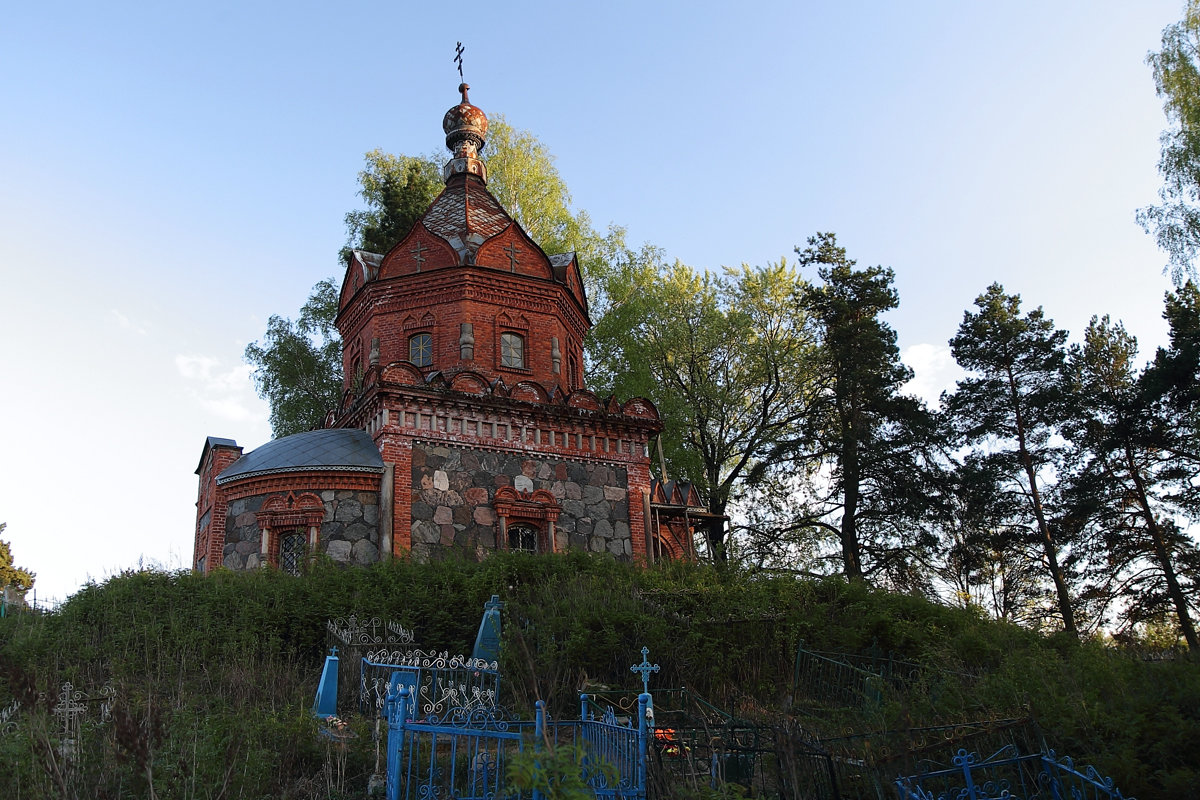 Старая церковь - Лариса Кайченкова