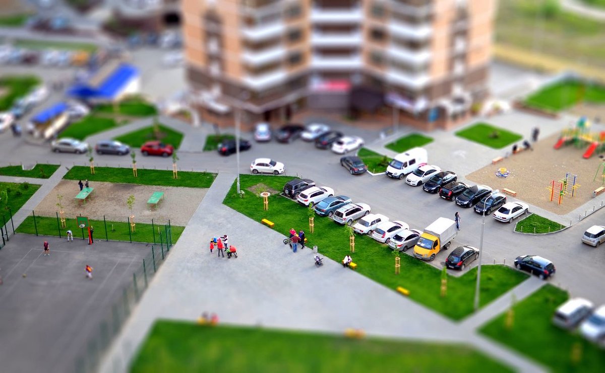 Наш дворик в Tilt-Shift =) - сАха везянК