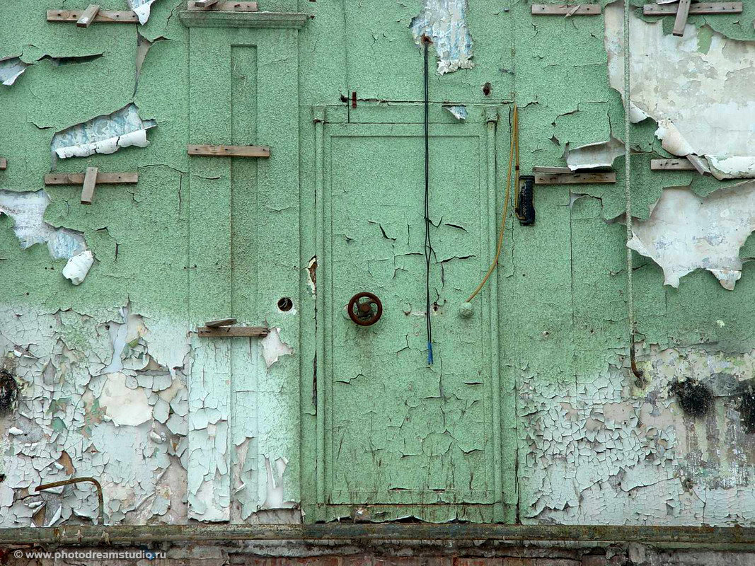 Почти по Уэллсу: малеькая зеленая дверь в стене - Андрей Устюжанин